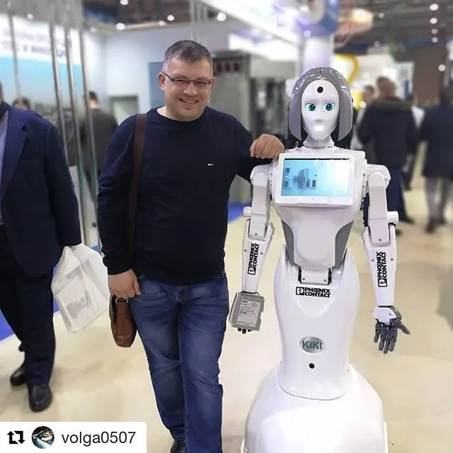 На прошедшей выставке, помимо наших клиентов, присутствовали и партнёры, с которыми нас связывает многолетняя плодотворная работа. Москва. Выставка "ЭЛЕКТРИЧЕСКИЕ СЕТИ 2017".